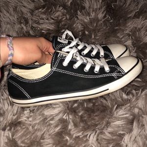 Women’s black dainty low top converse